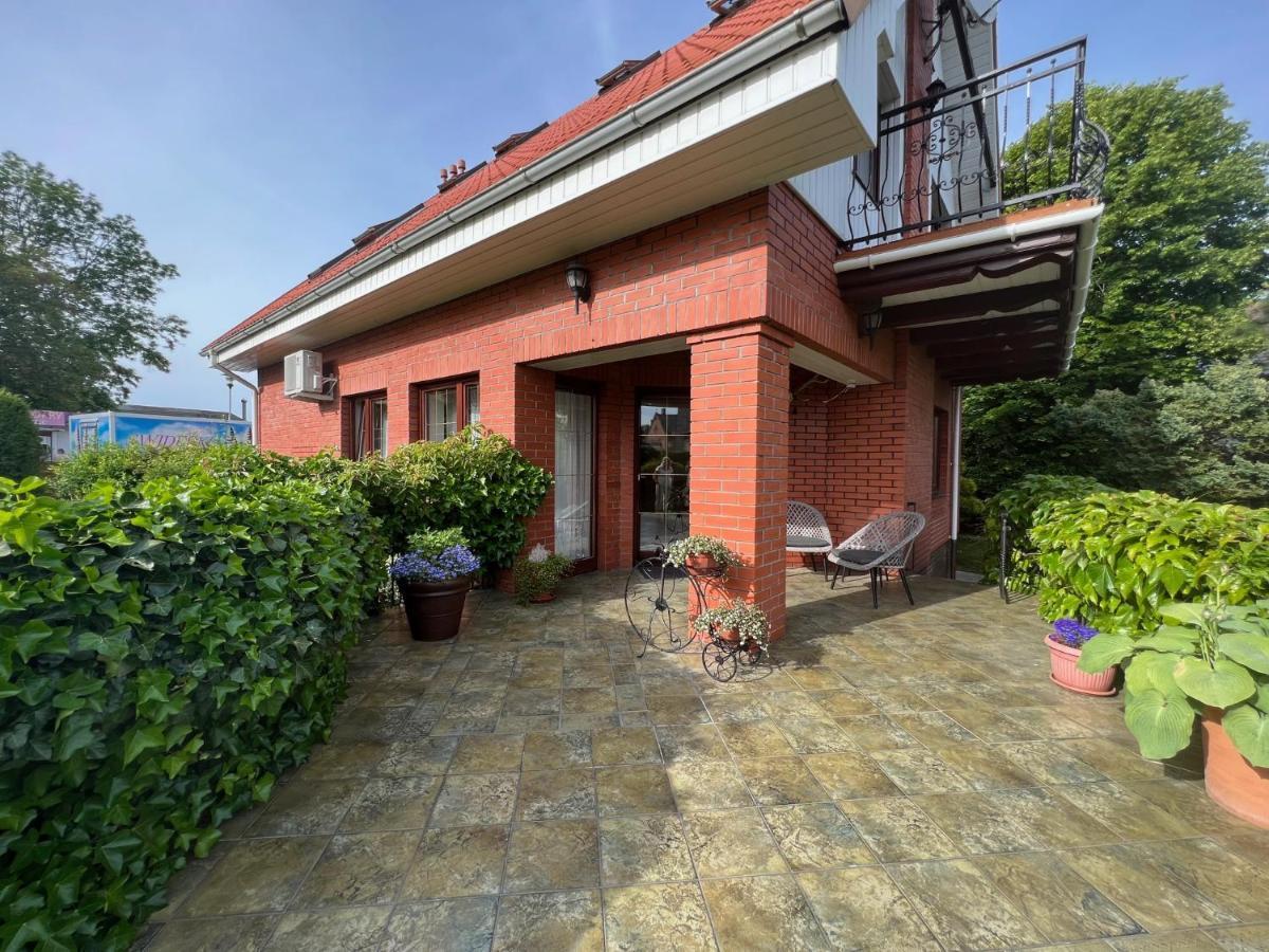 אוסטרוני מורסקי Willa Garden 2 Z Pieknym Ogrodem I Tarasem מראה חיצוני תמונה